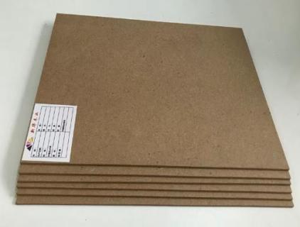 De 2D non-stop vlakke dringende productielijn van ons bedrijf is uitgevoerd en in productie genomen.